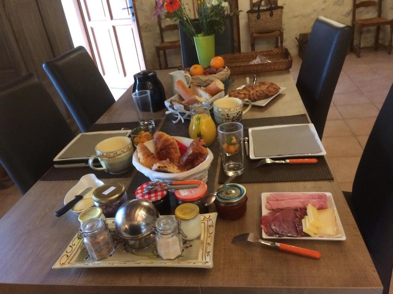 Hotel Chateau Haut Baron à Saint-Estèphe Extérieur photo